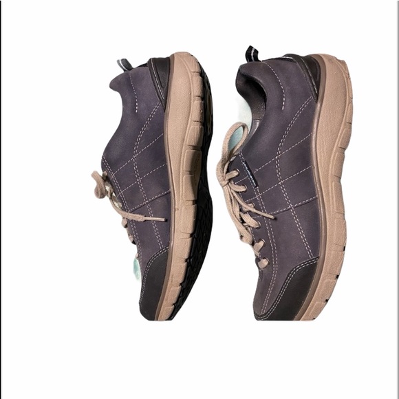 clarks wave trek berry
